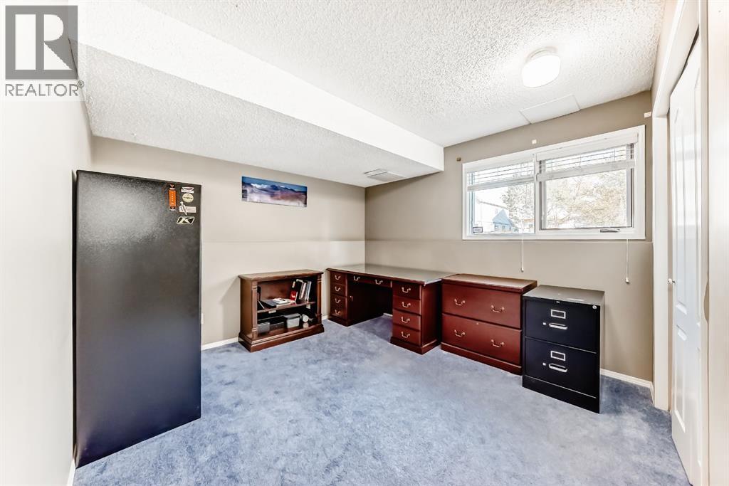 68 Woodmark Crescent Sw, Calgary, Alberta  T2w 4z2 - Photo 35 - A2263557