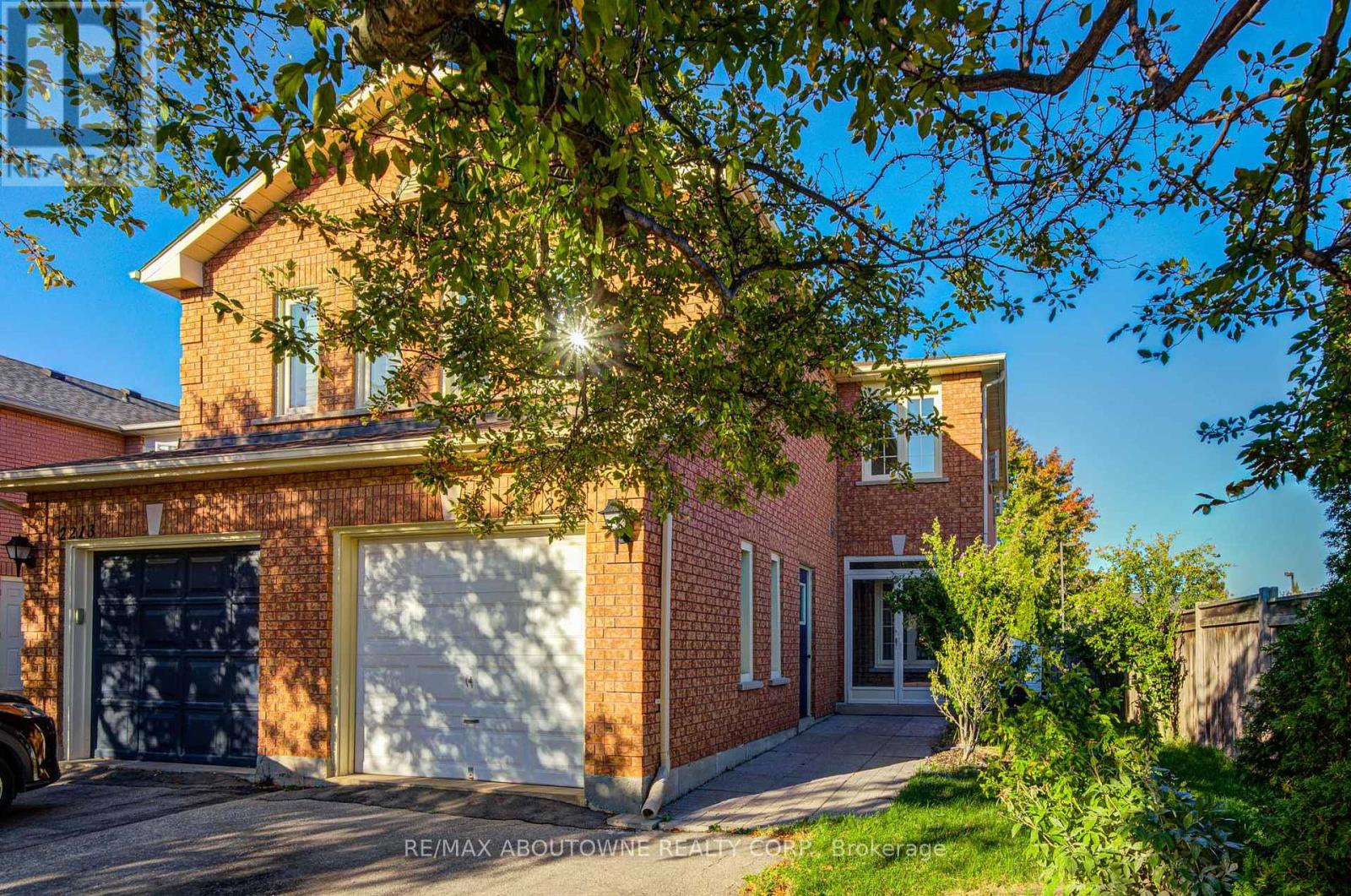 2211 DALE RIDGE DRIVE, Oakville, Ontario