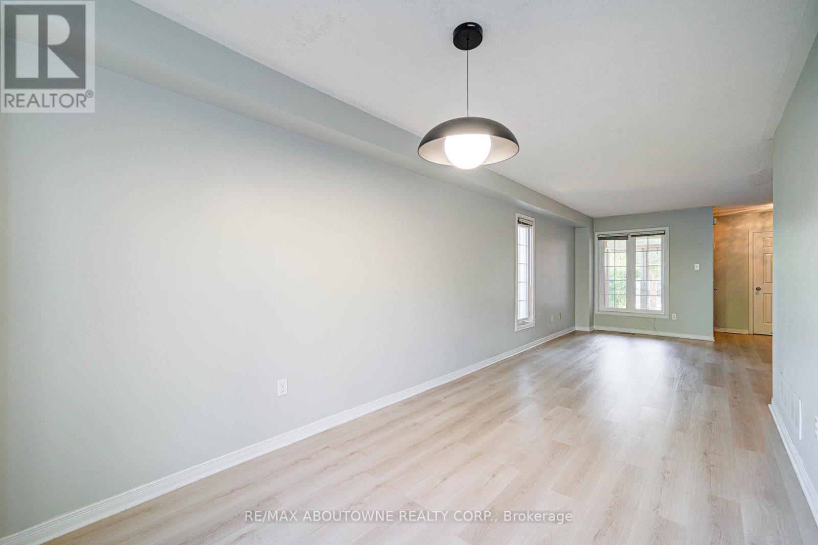2211 Dale Ridge Drive, Oakville, Ontario  L6M 3L4 - Photo 14 - W12455751