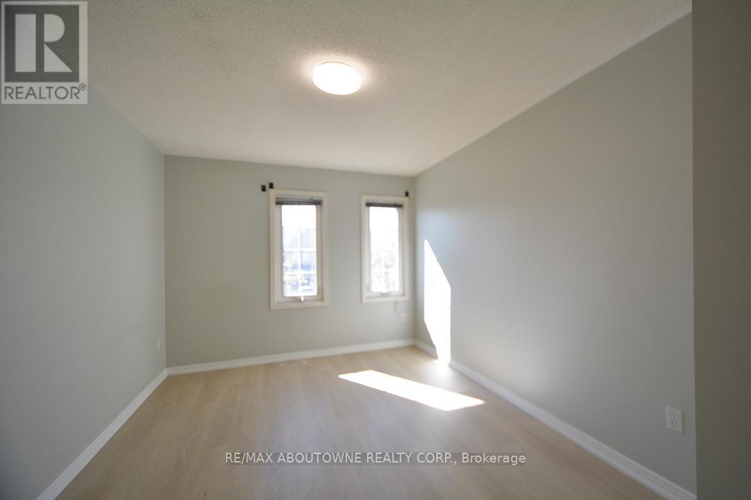 2211 Dale Ridge Drive, Oakville, Ontario  L6M 3L4 - Photo 26 - W12455751
