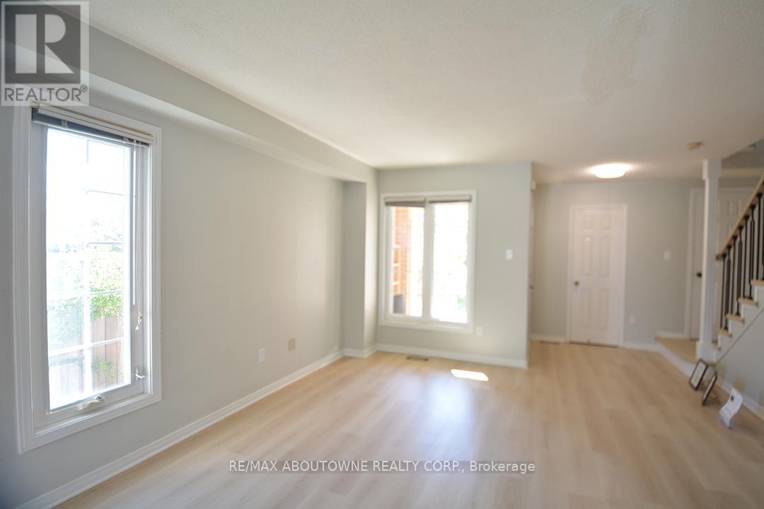 2211 Dale Ridge Drive, Oakville, Ontario  L6M 3L4 - Photo 6 - W12455751