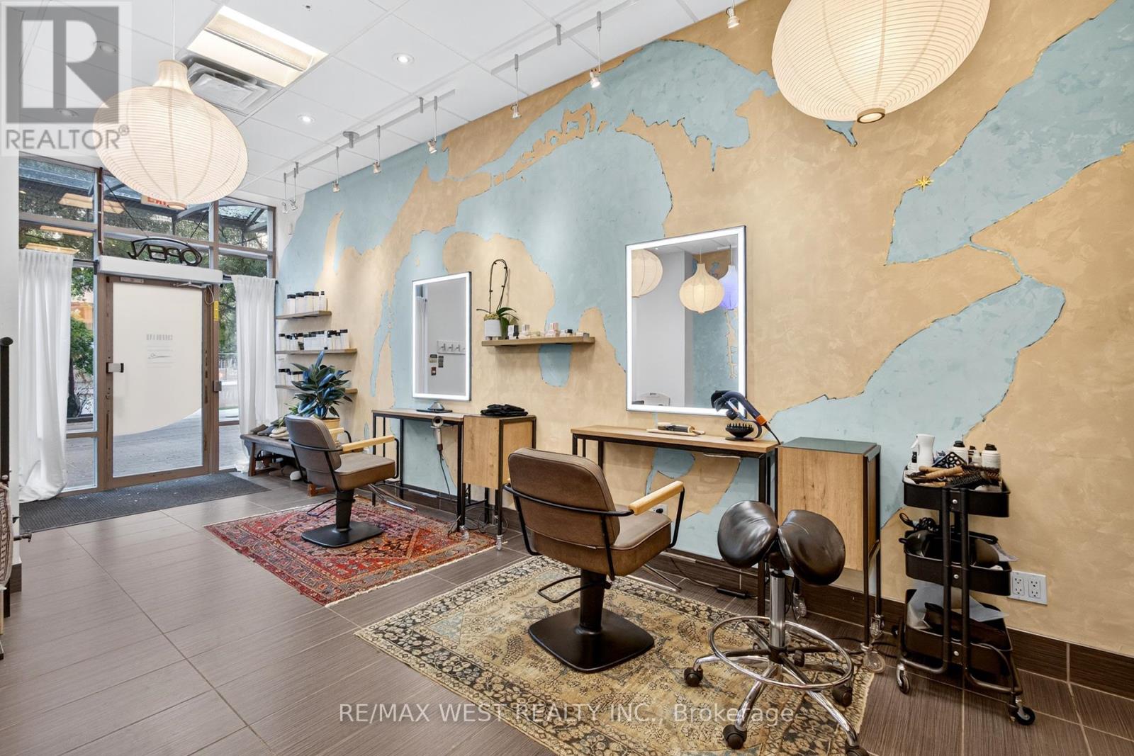 921 Bay St. Street, Toronto, Ontario  M5S 3L6 - Photo 13 - C12455553