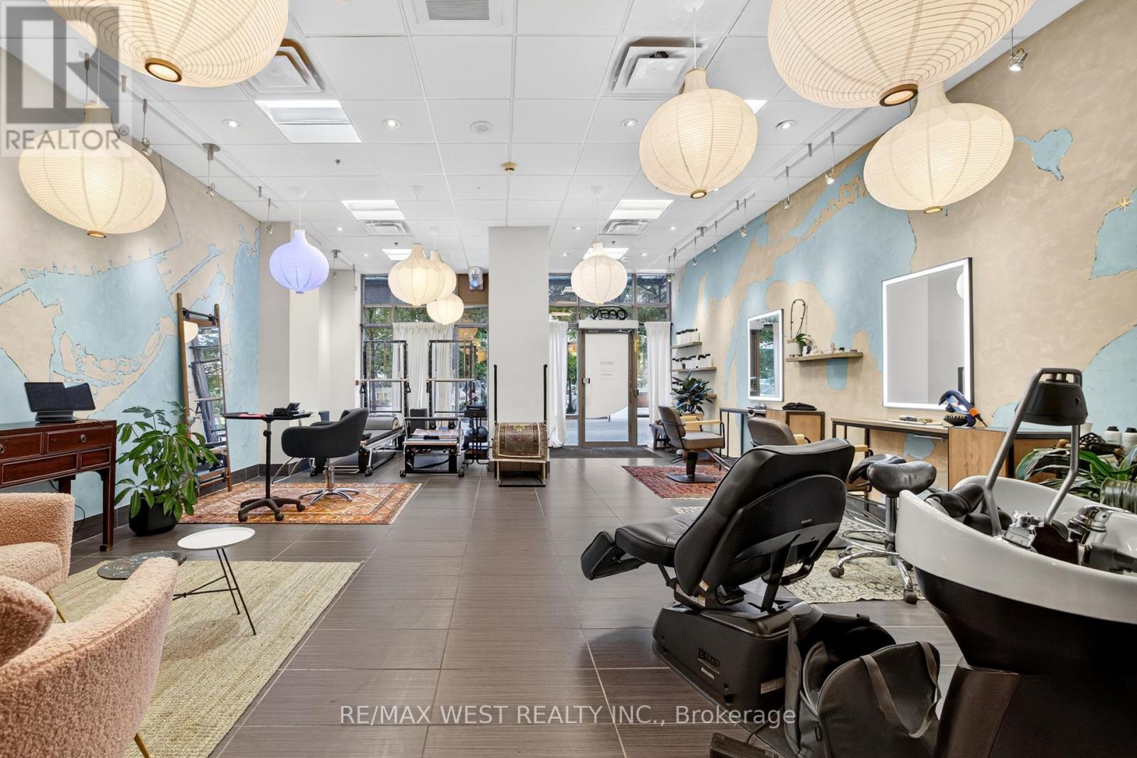 921 Bay St. Street, Toronto, Ontario  M5S 3L6 - Photo 17 - C12455553