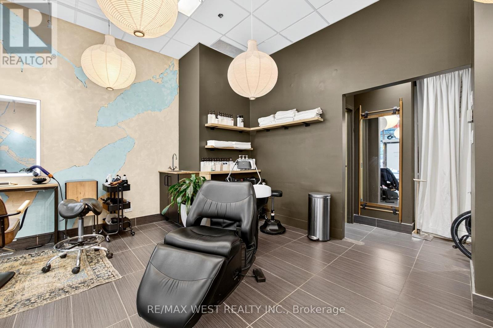 921 Bay St. Street, Toronto, Ontario  M5S 3L6 - Photo 21 - C12455553