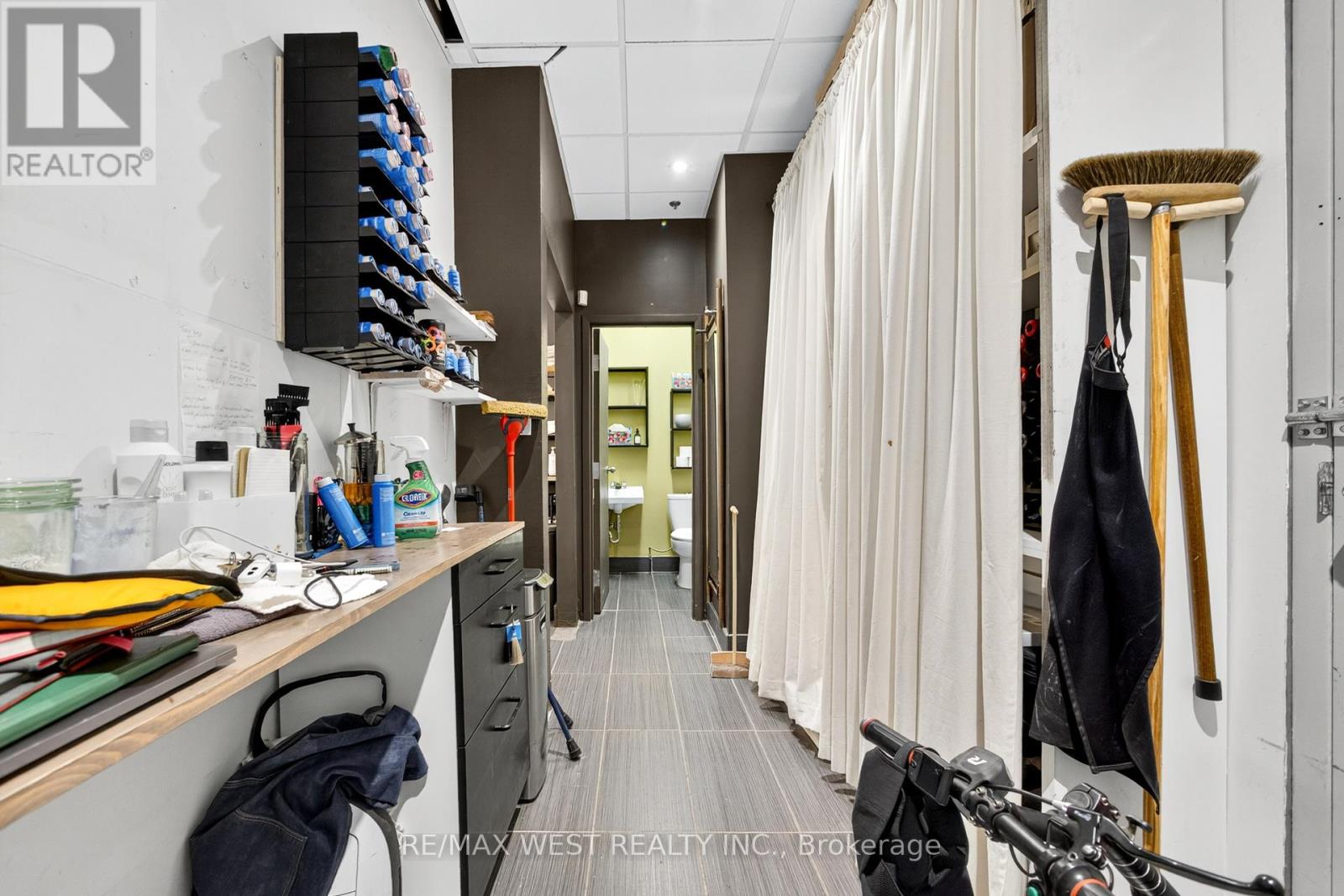 921 Bay St. Street, Toronto, Ontario  M5S 3L6 - Photo 26 - C12455553