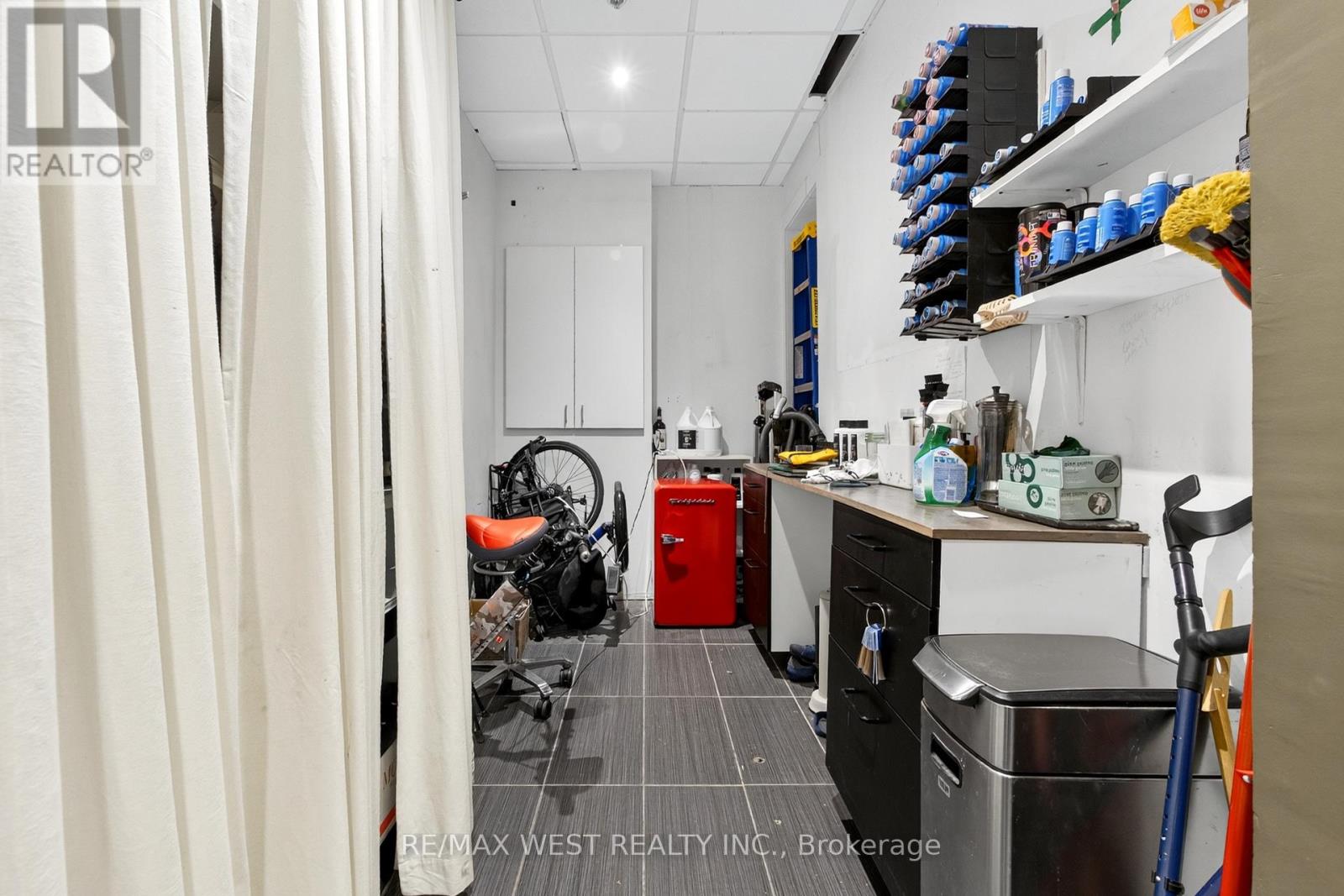 921 Bay St. Street, Toronto, Ontario  M5S 3L6 - Photo 25 - C12455553