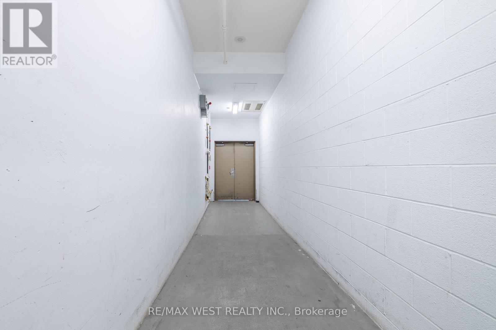 921 Bay St. Street, Toronto, Ontario  M5S 3L6 - Photo 29 - C12455553