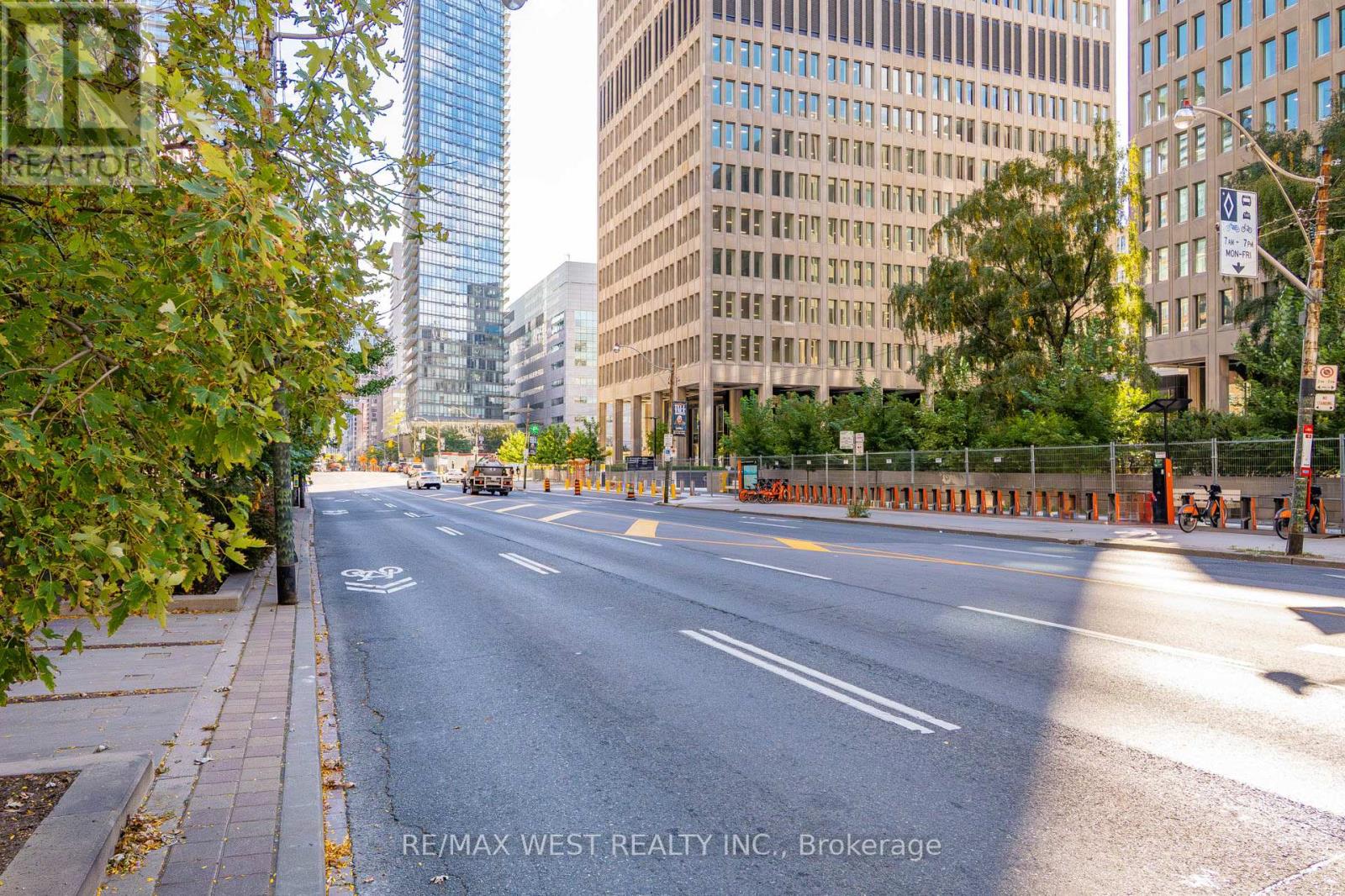 921 Bay St. Street, Toronto, Ontario  M5S 3L6 - Photo 33 - C12455553