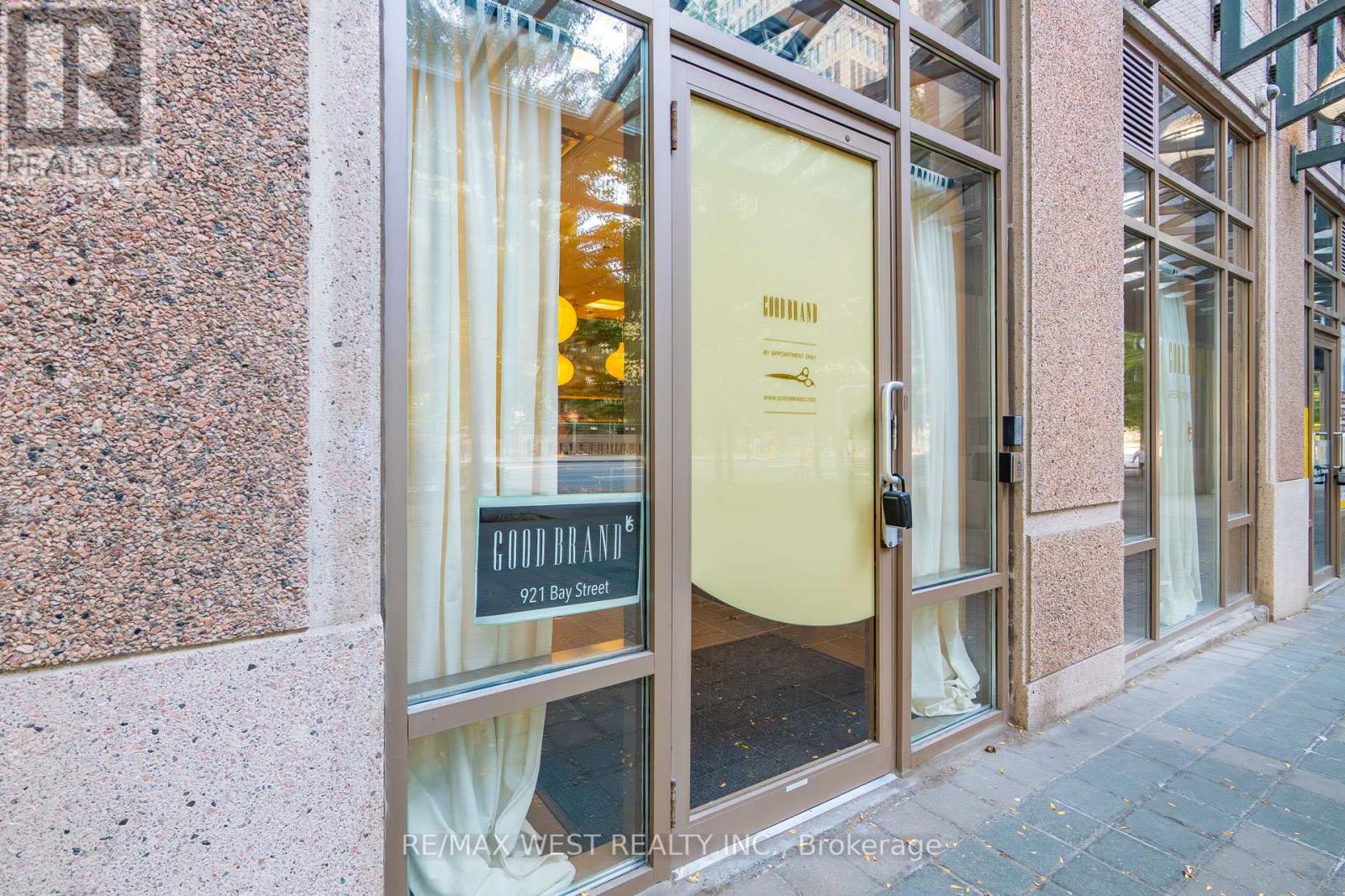 921 Bay St. Street, Toronto, Ontario  M5S 3L6 - Photo 7 - C12455553