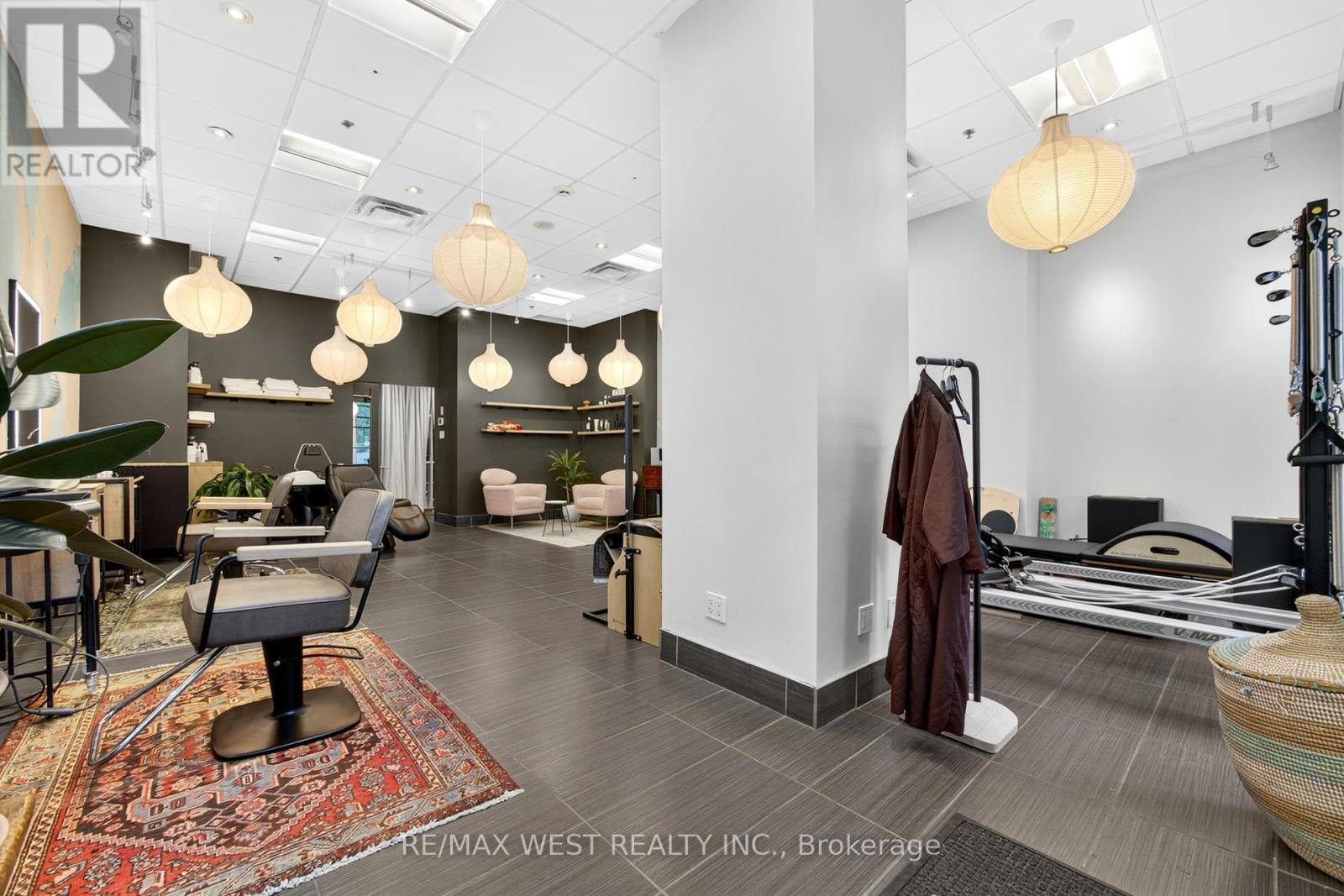 921 Bay St. Street, Toronto, Ontario  M5S 3L6 - Photo 9 - C12455553