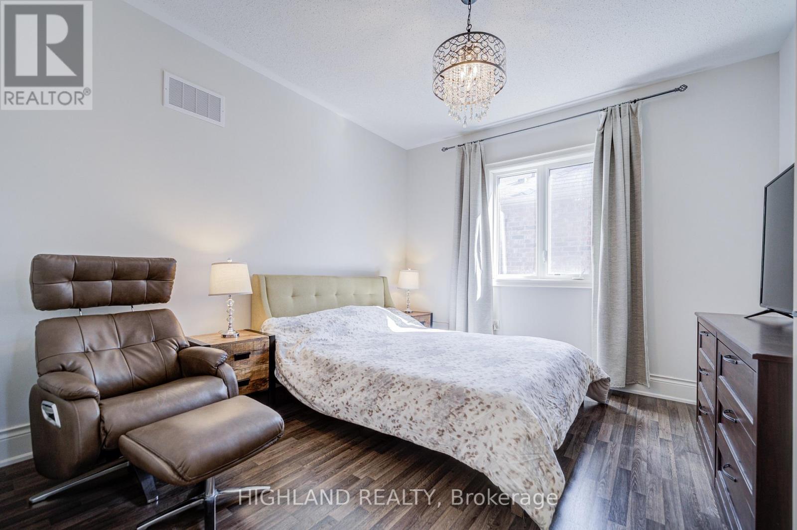 3185 Meadow Marsh Crescent, Oakville, Ontario  L6H 0T6 - Photo 36 - W12455014
