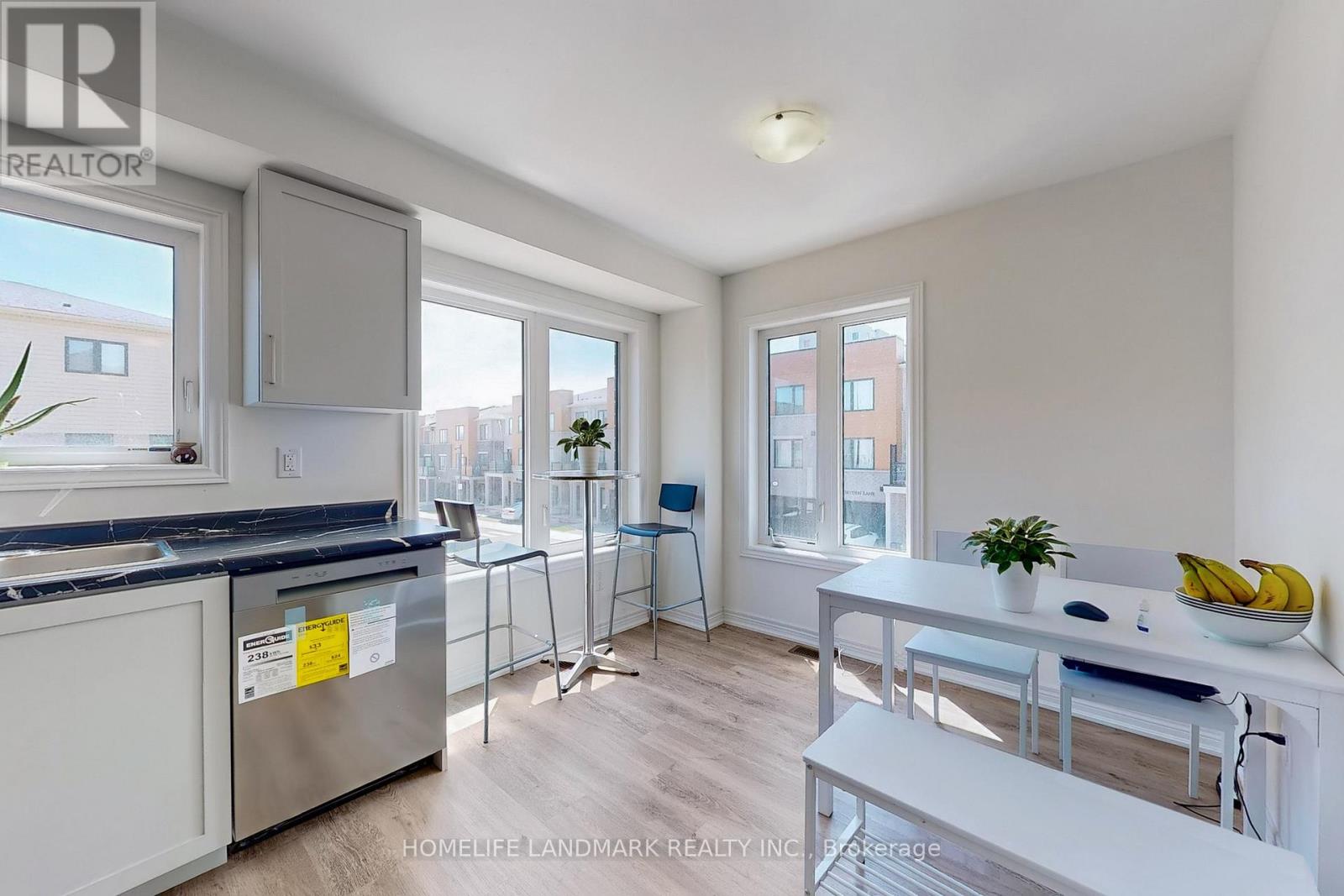 2 Reid Avenue N, Hamilton, Ontario  L8H 0B5 - Photo 6 - X12455735