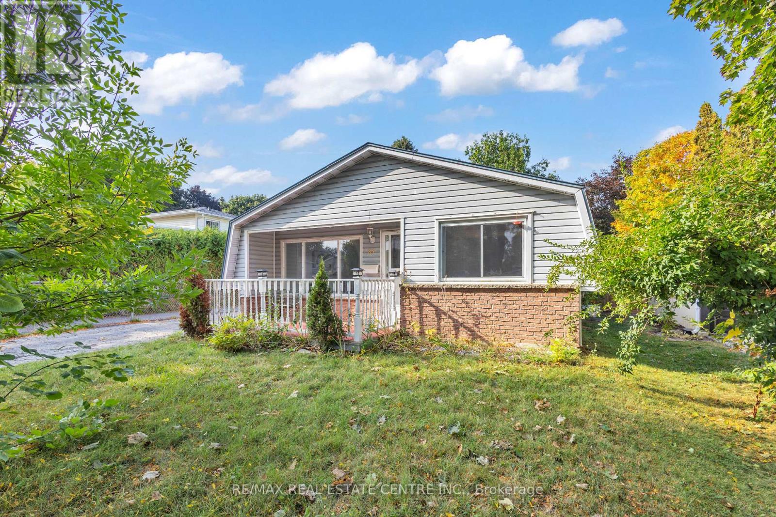 87 Christopher Drive, Waterloo, Ontario  N2J 4J6 - Photo 17 - X12455748