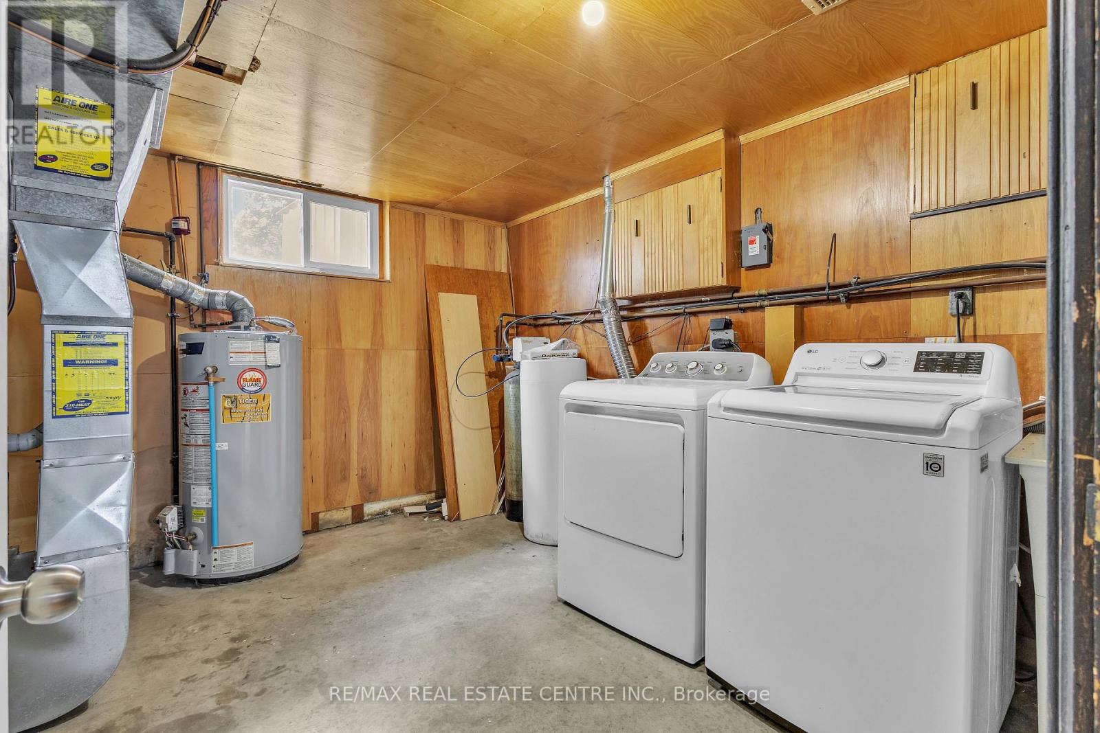 87 Christopher Drive, Waterloo, Ontario  N2J 4J6 - Photo 23 - X12455748