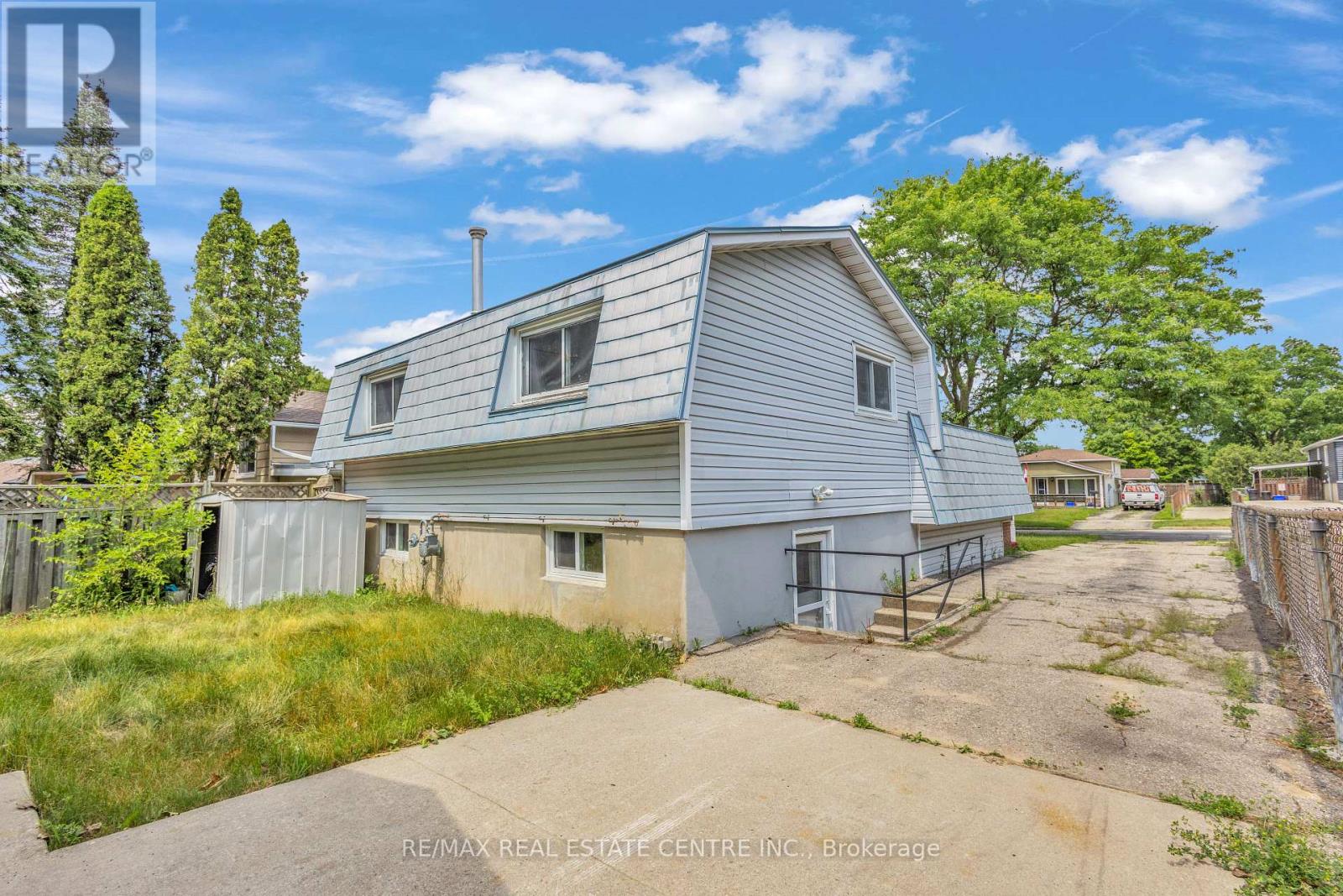 87 Christopher Drive, Waterloo, Ontario  N2J 4J6 - Photo 29 - X12455748