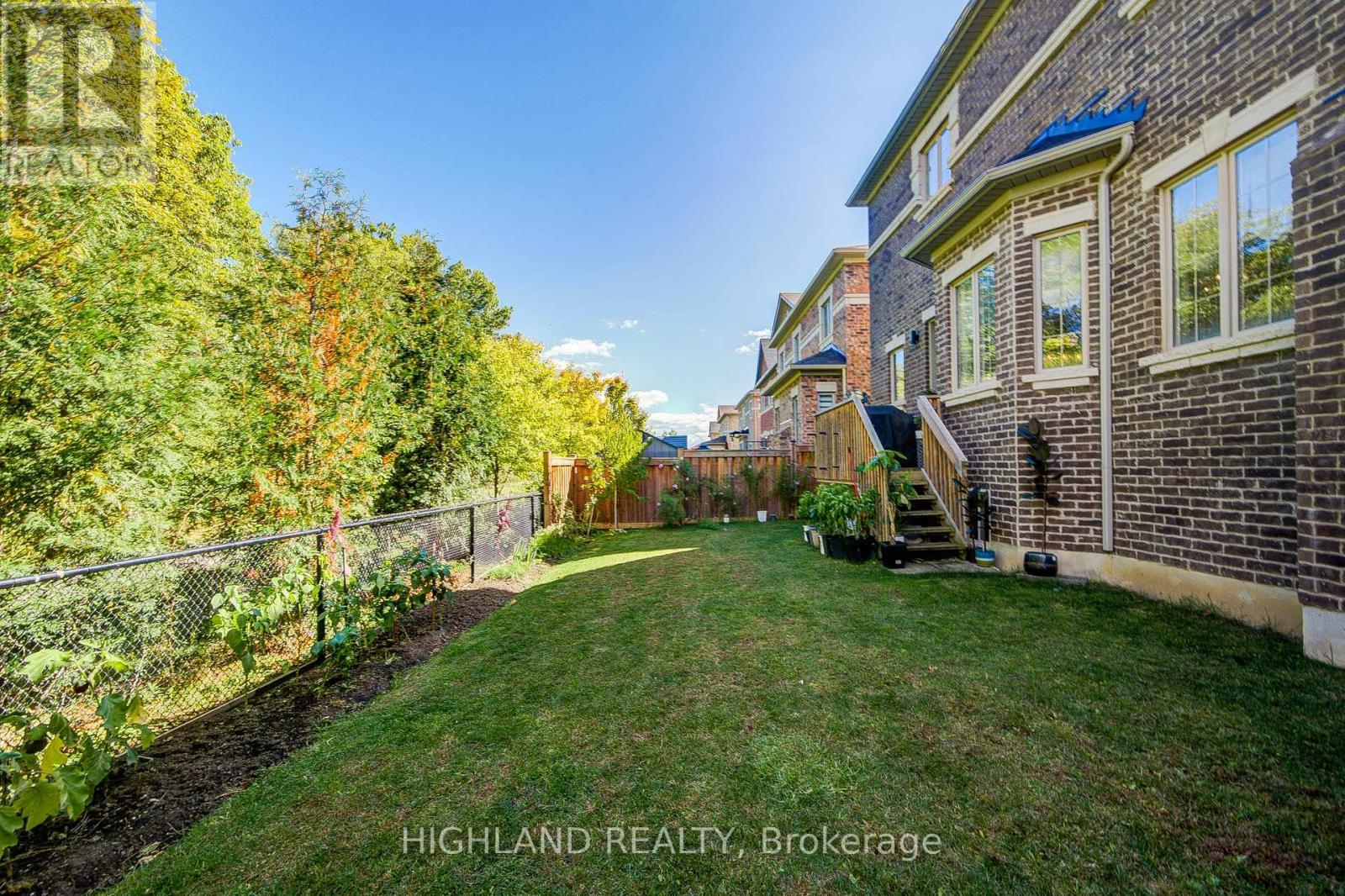 3185 Meadow Marsh Crescent, Oakville, Ontario  L6H 0T6 - Photo 4 - W12455014
