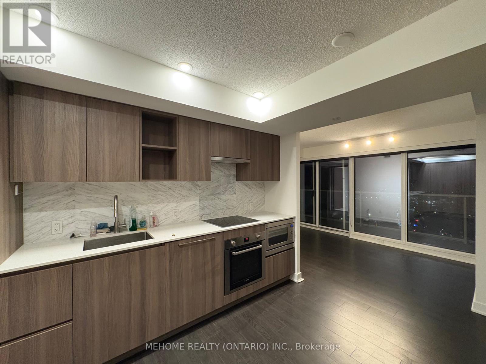 2011 - 19 Bathurst Street, Toronto, Ontario  M5V 0N2 - Photo 3 - C12430942