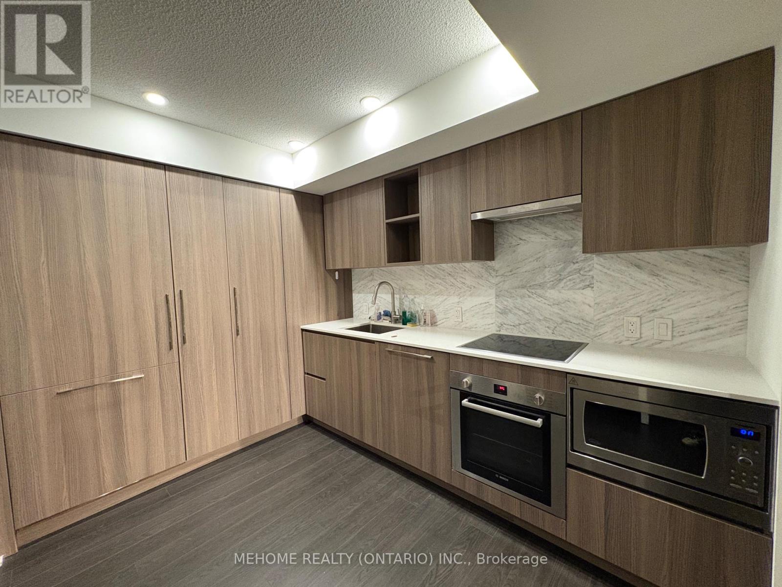 2011 - 19 Bathurst Street, Toronto, Ontario  M5V 0N2 - Photo 2 - C12430942
