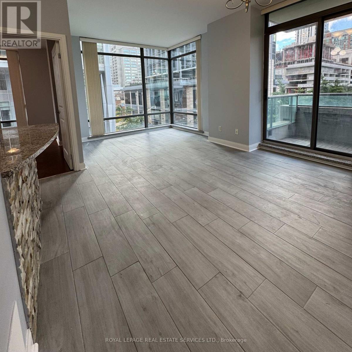 405 - 18 Yorkville Avenue, Toronto, Ontario  M4W 3Y8 - Photo 7 - C12455759