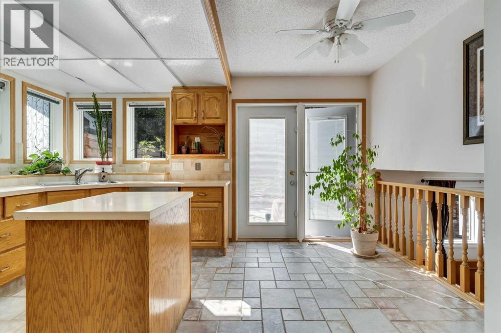 156 Deersaxon Circle Se, Calgary, Alberta  T2J 6R5 - Photo 8 - A2259821