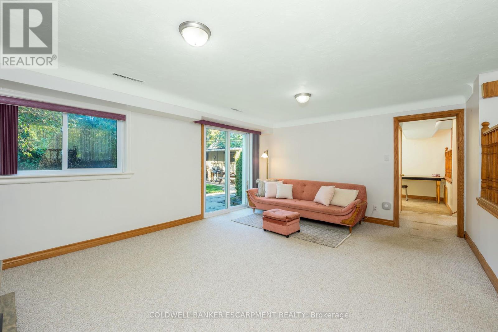 111 Elizabeth Drive, Halton Hills, Ontario  L7J 1B6 - Photo 11 - W12455760