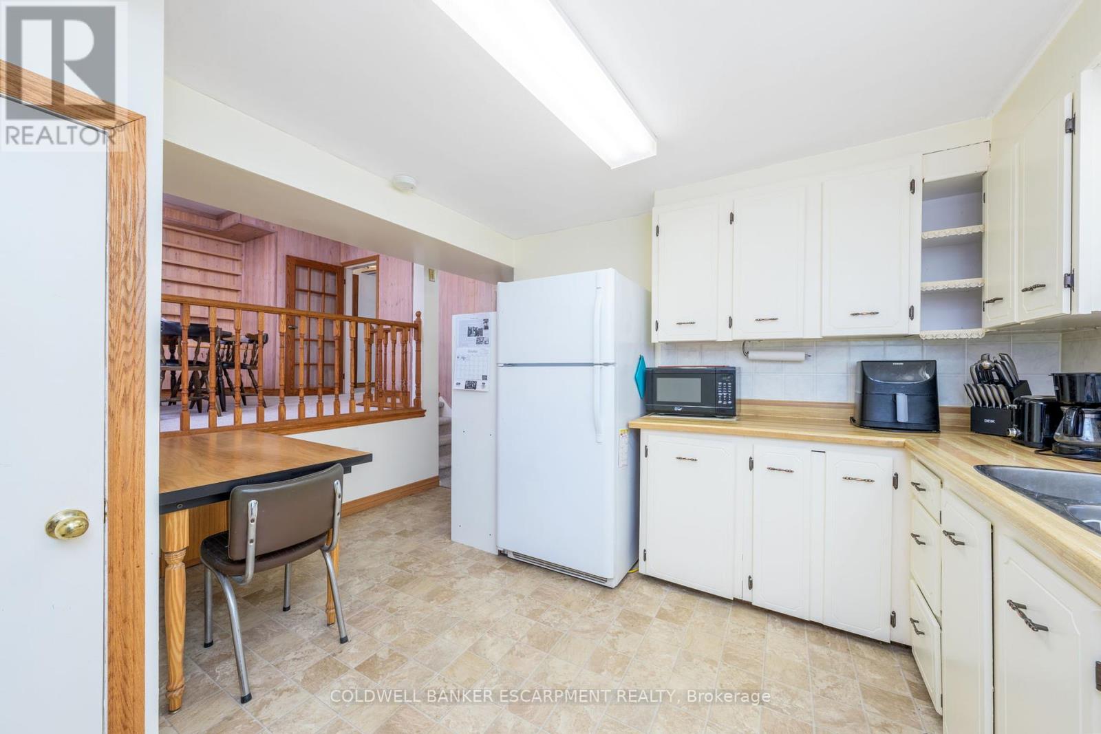 111 Elizabeth Drive, Halton Hills, Ontario  L7J 1B6 - Photo 13 - W12455760