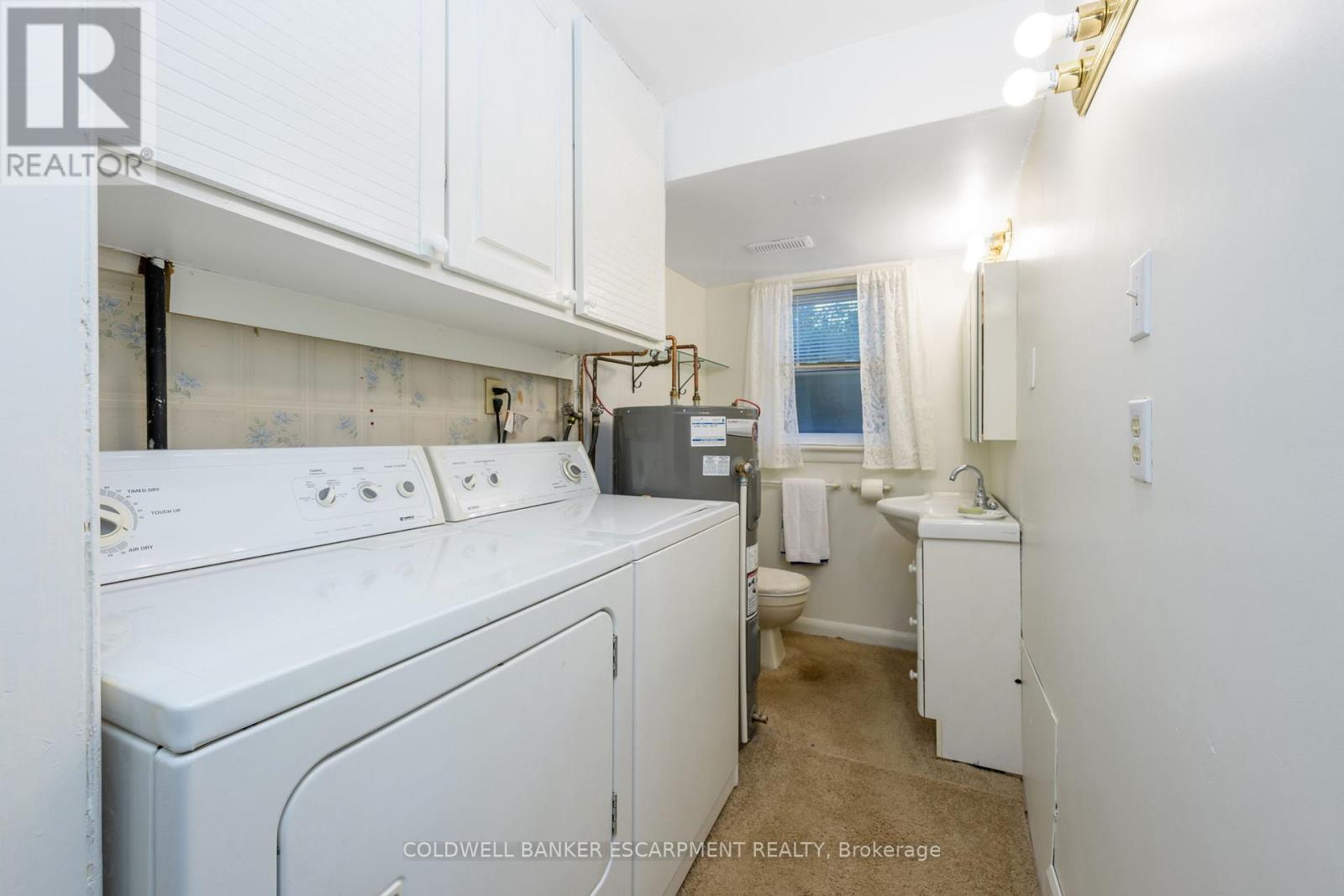 111 Elizabeth Drive, Halton Hills, Ontario  L7J 1B6 - Photo 18 - W12455760