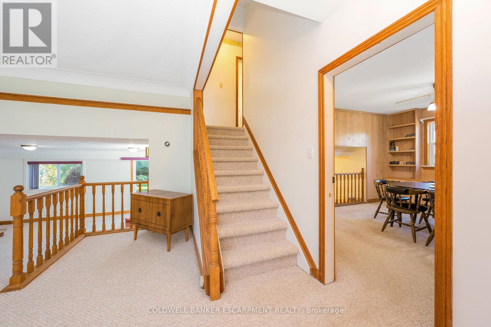 111 Elizabeth Drive, Halton Hills, Ontario  L7J 1B6 - Photo 19 - W12455760