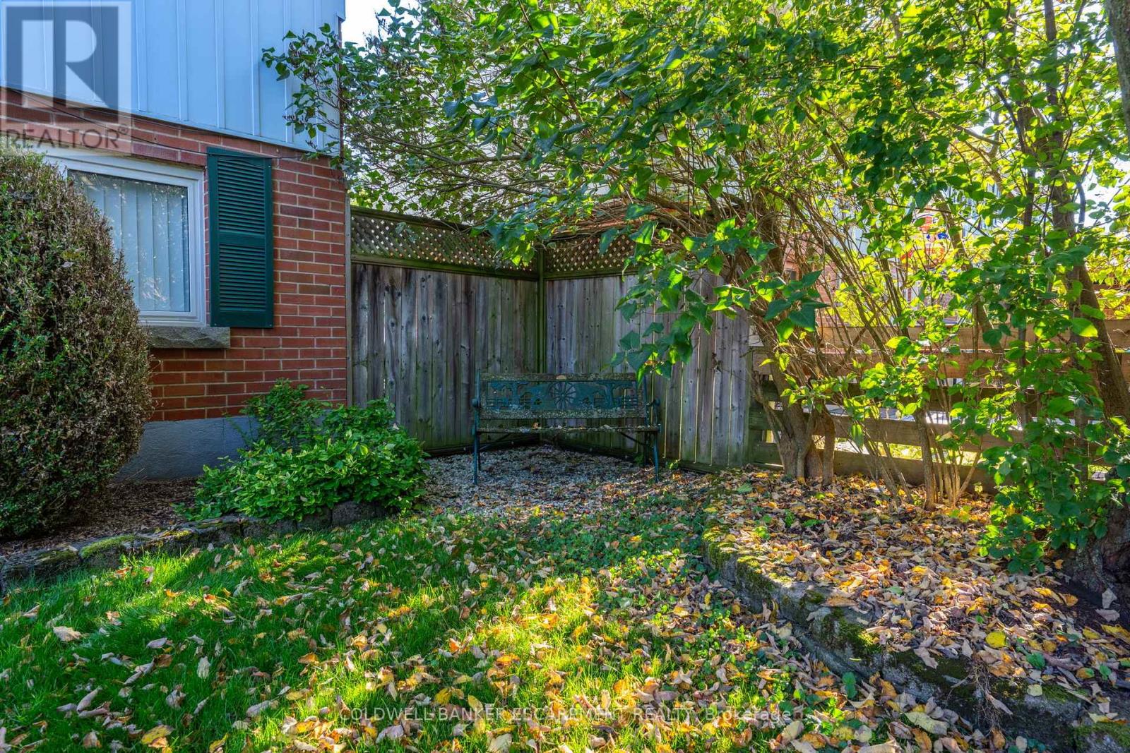 111 Elizabeth Drive, Halton Hills, Ontario  L7J 1B6 - Photo 27 - W12455760