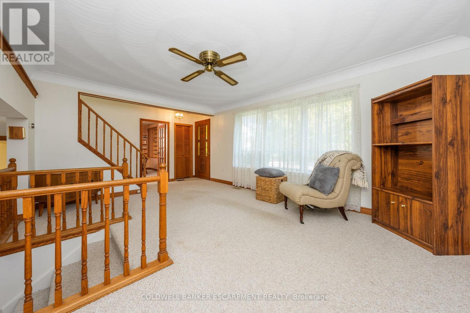 111 Elizabeth Drive, Halton Hills, Ontario  L7J 1B6 - Photo 6 - W12455760