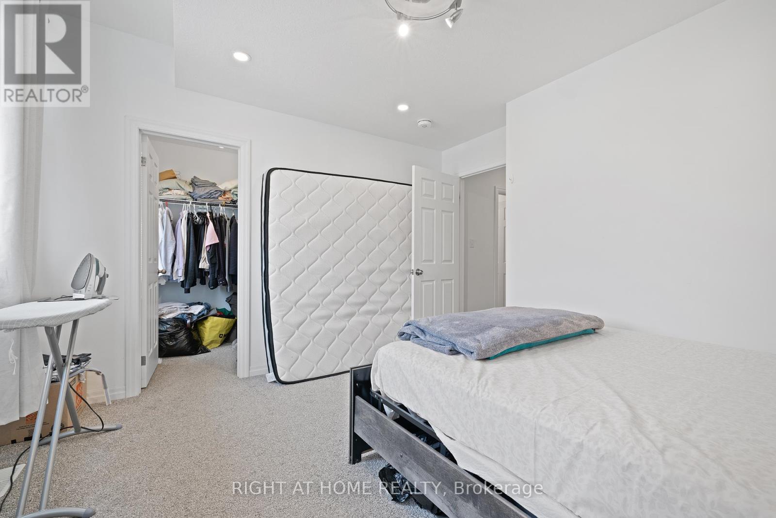 139 Freure Drive, Cambridge, Ontario  N1S 0A2 - Photo 21 - X12455763