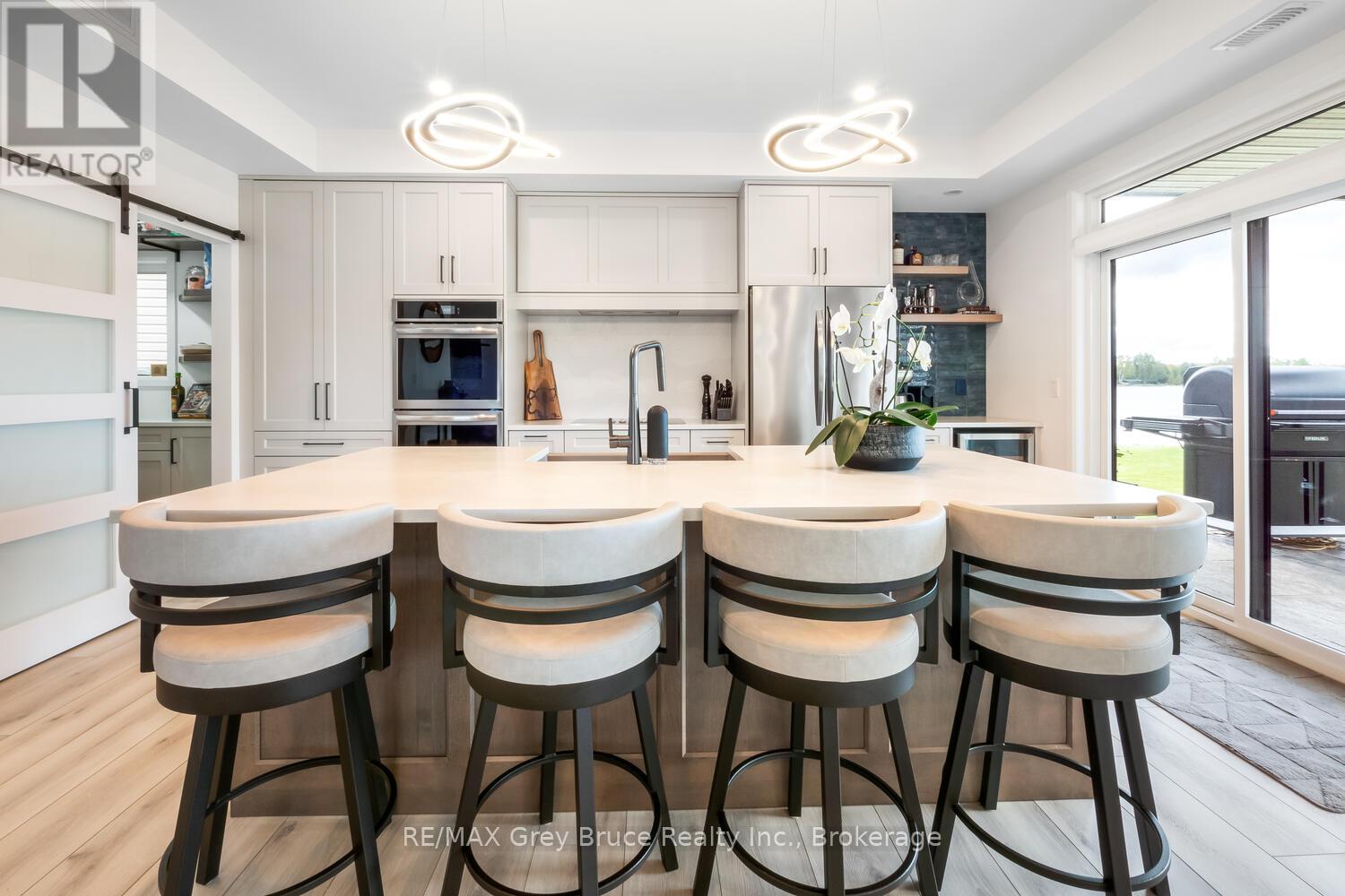 166 Countryside Drive, Chatsworth, Ontario  N0H 1G0 - Photo 11 - X12455781