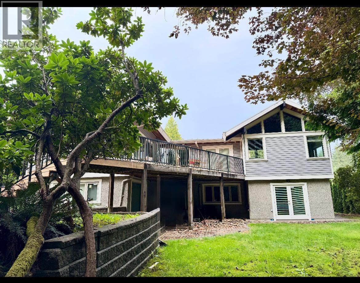 97 Deep Dene Place, West Vancouver, British Columbia  V7S 1A3 - Photo 2 - R3052607