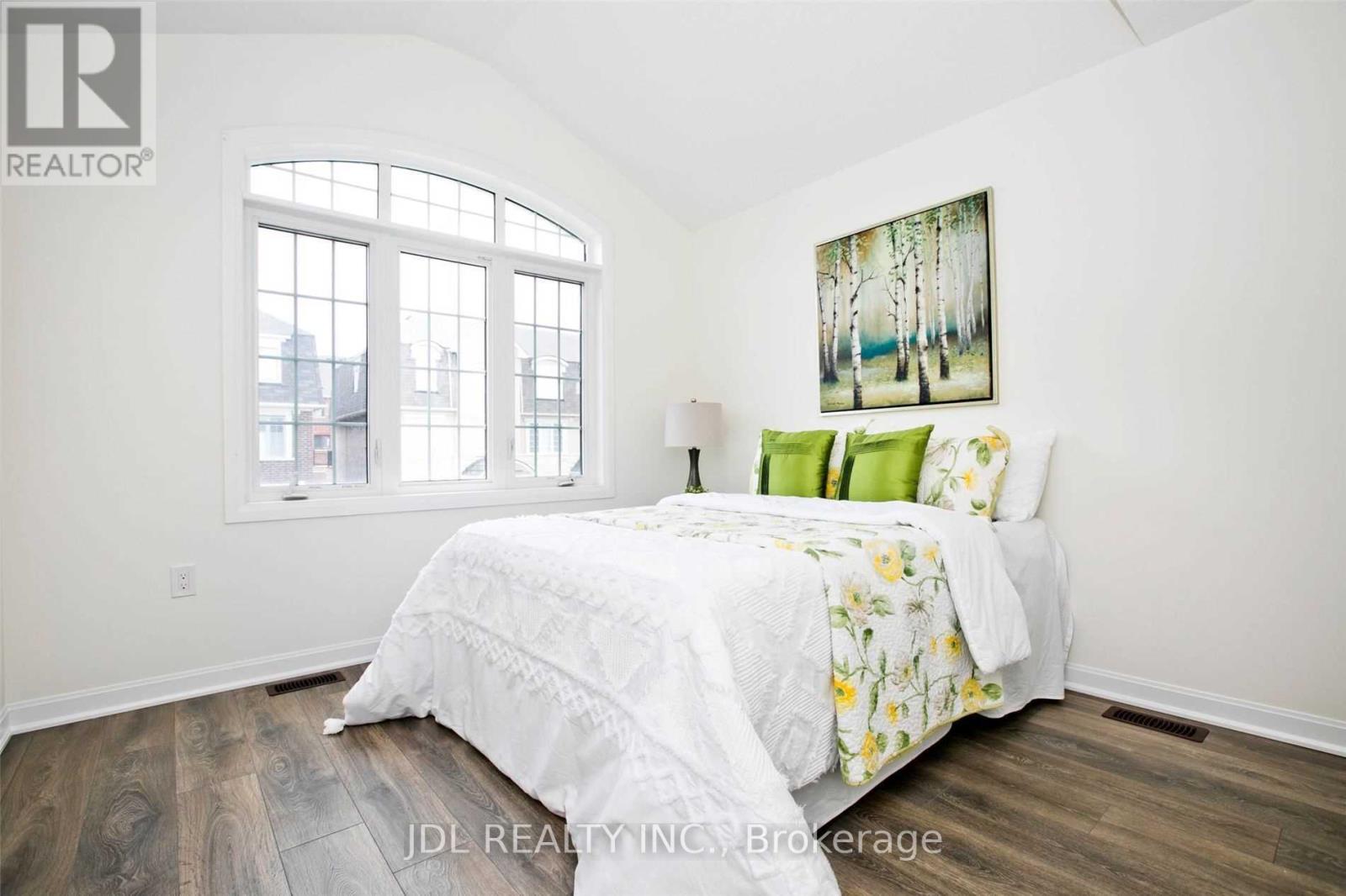 16 Casely Avenue, Richmond Hill, Ontario  L4S 0K3 - Photo 17 - N12455767