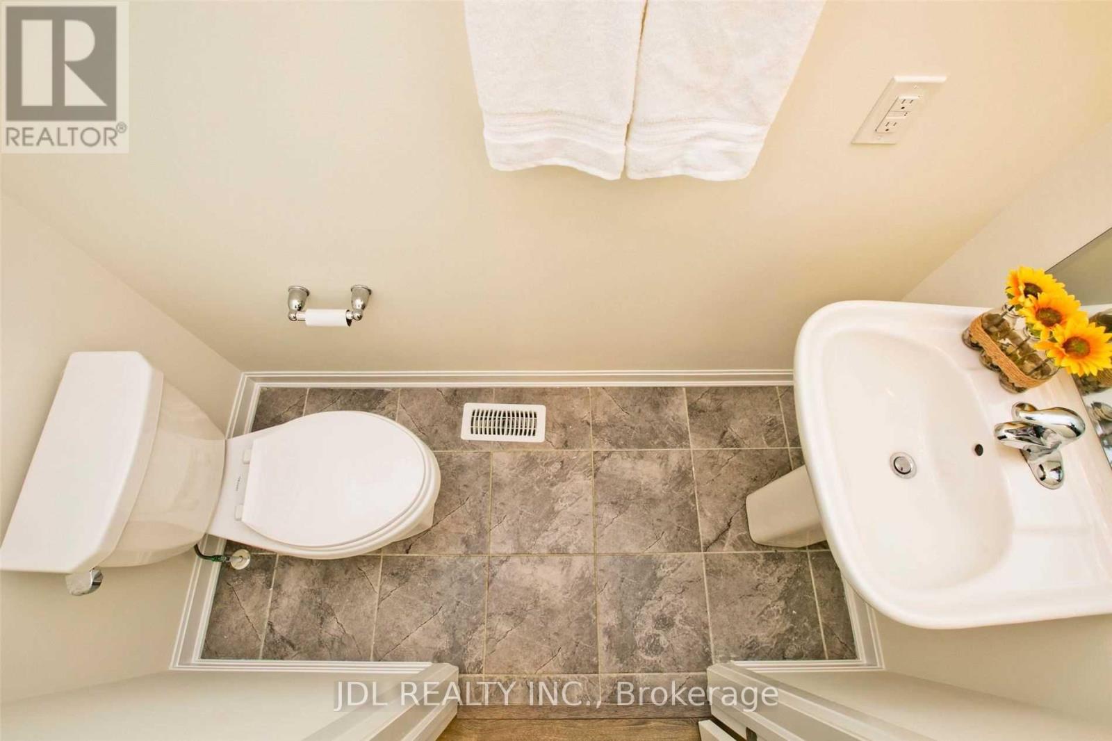 16 Casely Avenue, Richmond Hill, Ontario  L4S 0K3 - Photo 18 - N12455767