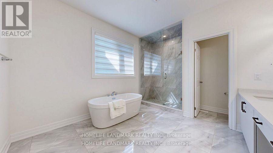16 Slater Crescent, East Gwillimbury, Ontario  L9N 0P8 - Photo 12 - N12455783