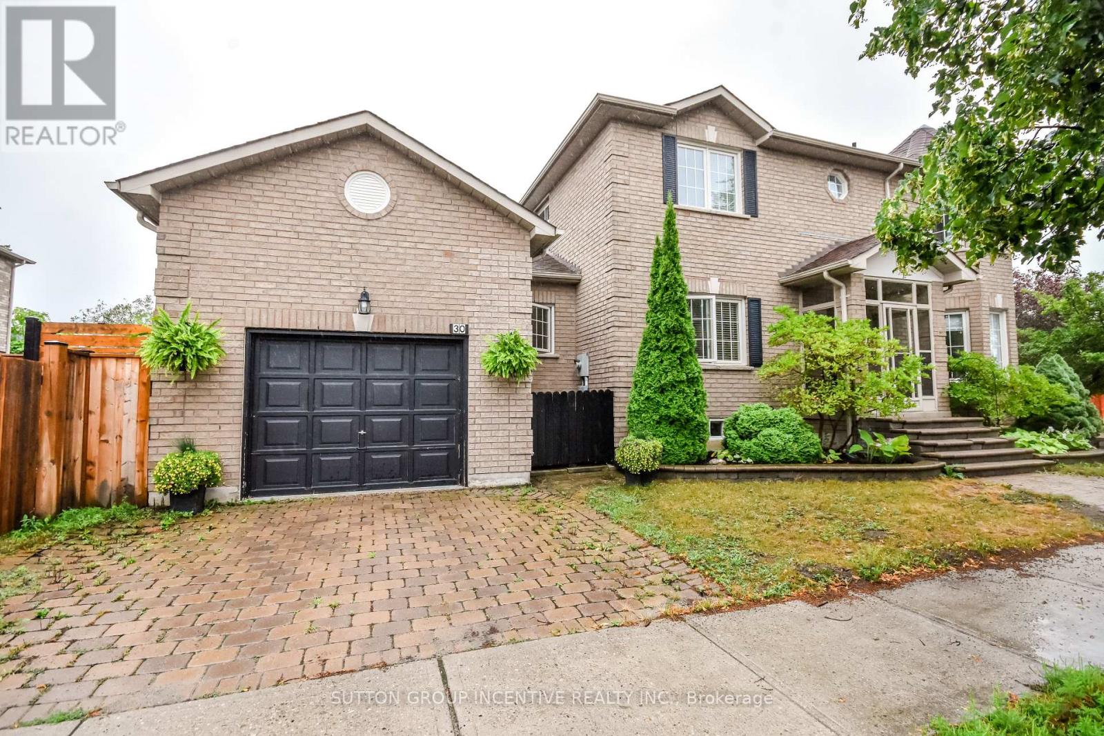 30 BRUCE CRESCENT, Barrie, Ontario