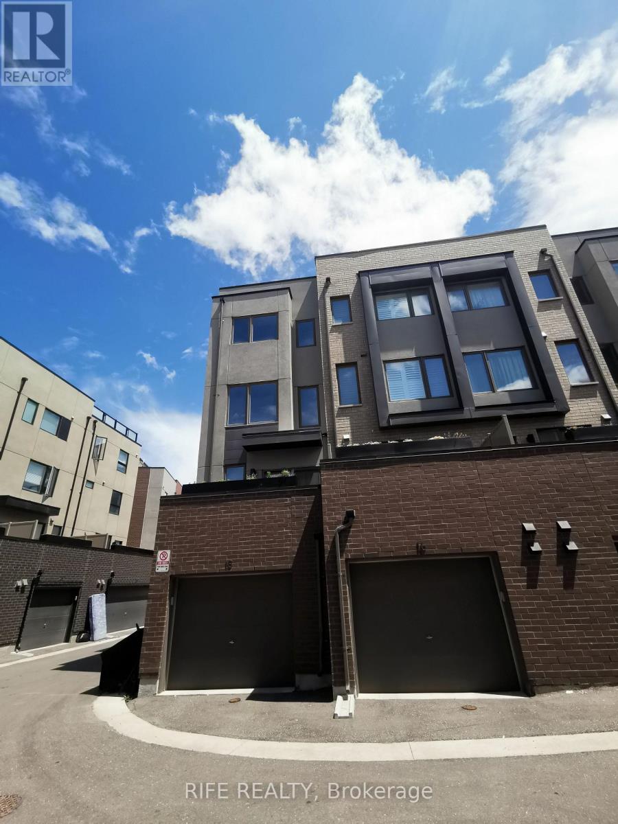18 Sarah Jackson Crescent, Toronto, Ontario  M3K 2B8 - Photo 2 - W12455771
