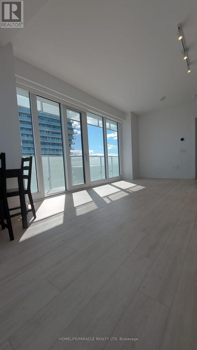 3900 Confederation Parkway, Mississauga, Ontario  L5B 0M3 - Photo 11 - W12455775