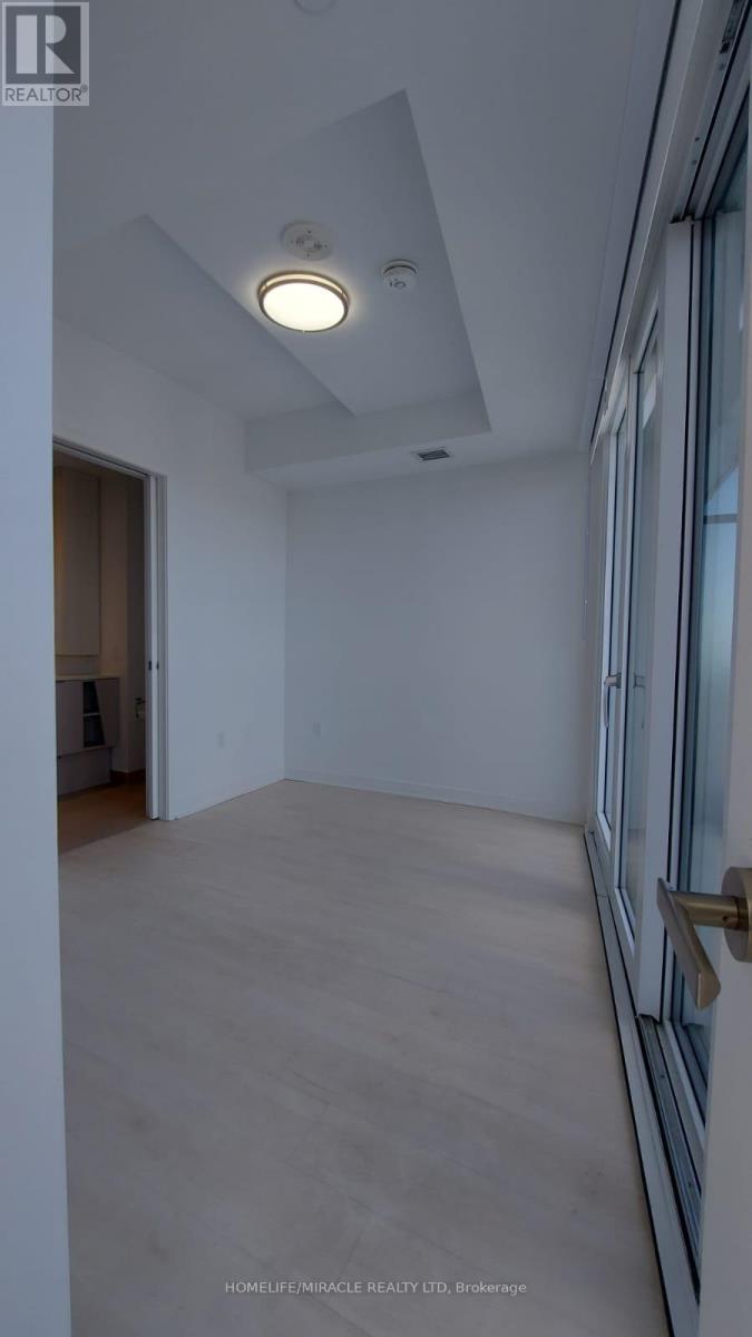3900 Confederation Parkway, Mississauga, Ontario  L5B 0M3 - Photo 16 - W12455775