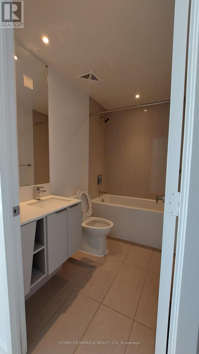 3900 Confederation Parkway, Mississauga, Ontario  L5B 0M3 - Photo 5 - W12455775