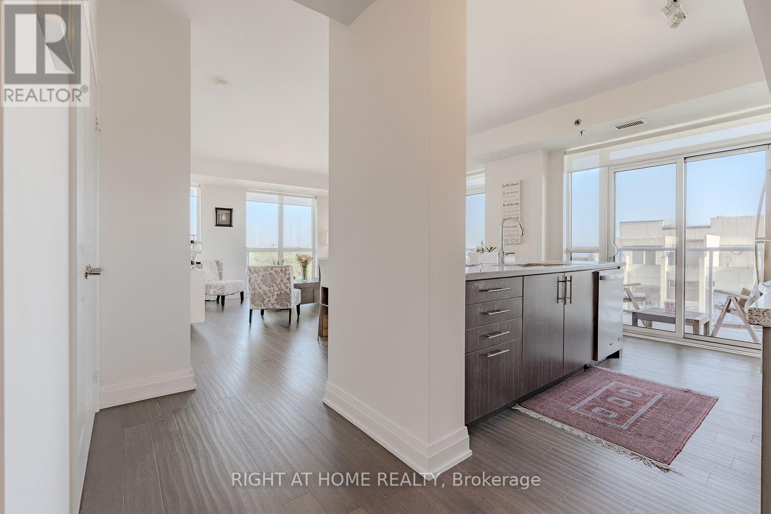 1603 - 55 Speers Road, Oakville, Ontario  L6K 0H9 - Photo 2 - W12455777
