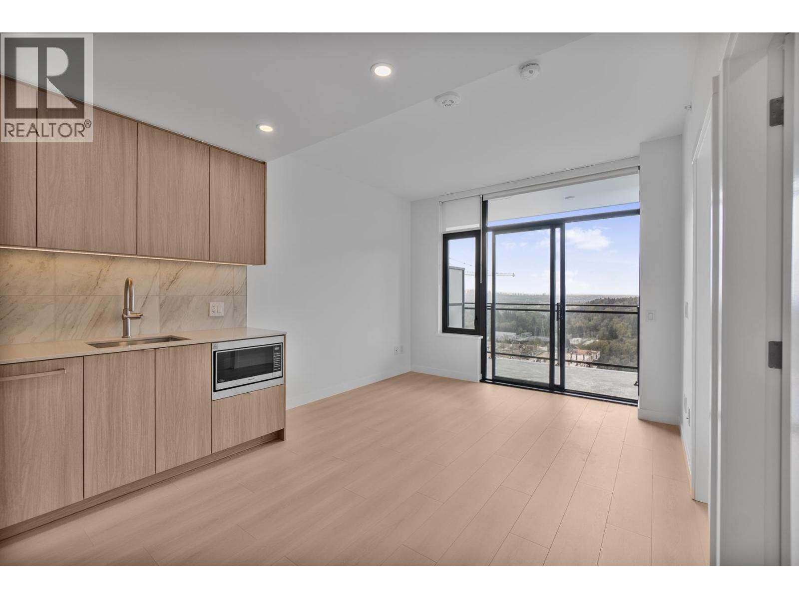 2xxx 626 Claremont Street, Coquitlam, British Columbia  V3J 0T1 - Photo 1 - R3057199