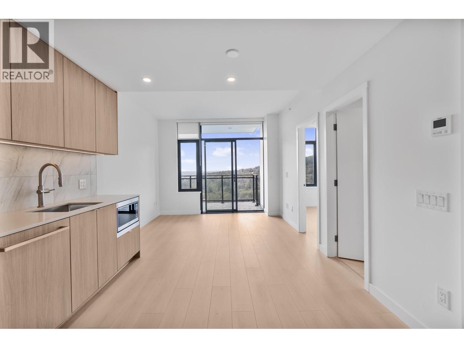 2xxx 626 Claremont Street, Coquitlam, British Columbia  V3J 0T1 - Photo 2 - R3057199