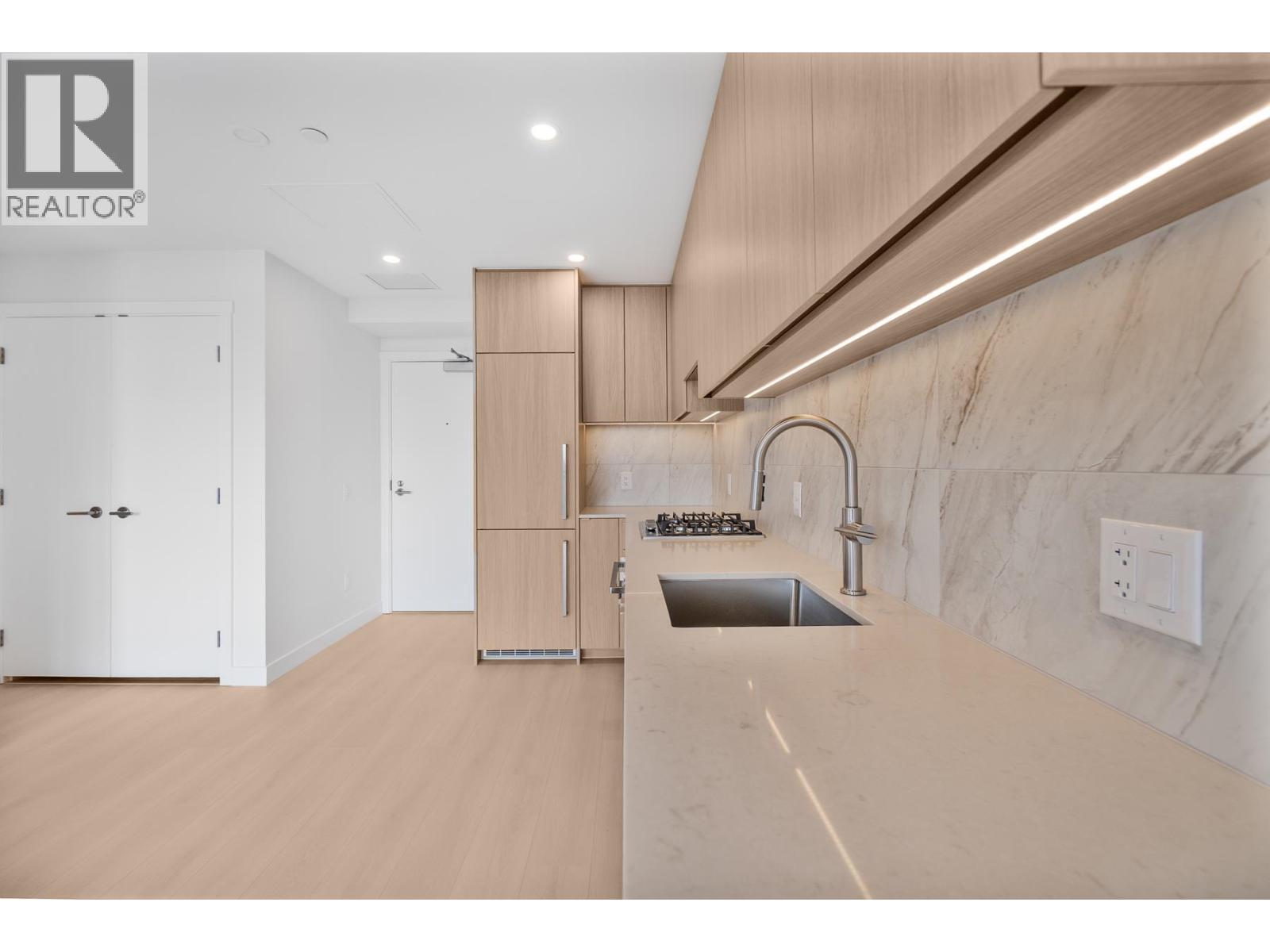 2xxx 626 Claremont Street, Coquitlam, British Columbia  V3J 0T1 - Photo 5 - R3057199