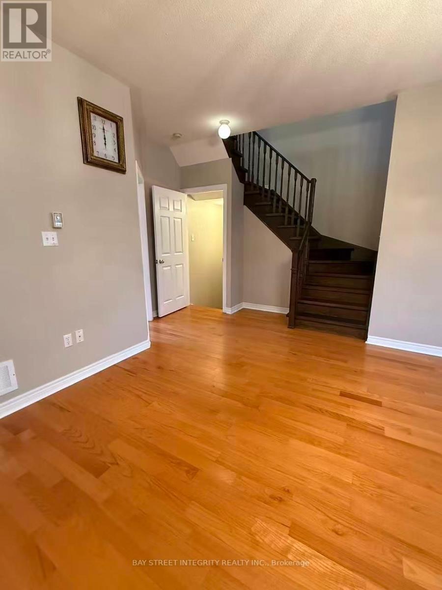 52 John Gary Drive, Markham, Ontario  L3R 5G8 - Photo 4 - N12420463