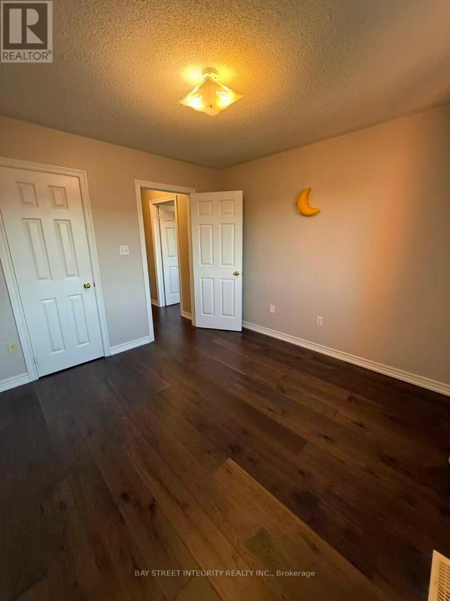 52 John Gary Drive, Markham, Ontario  L3R 5G8 - Photo 7 - N12420463