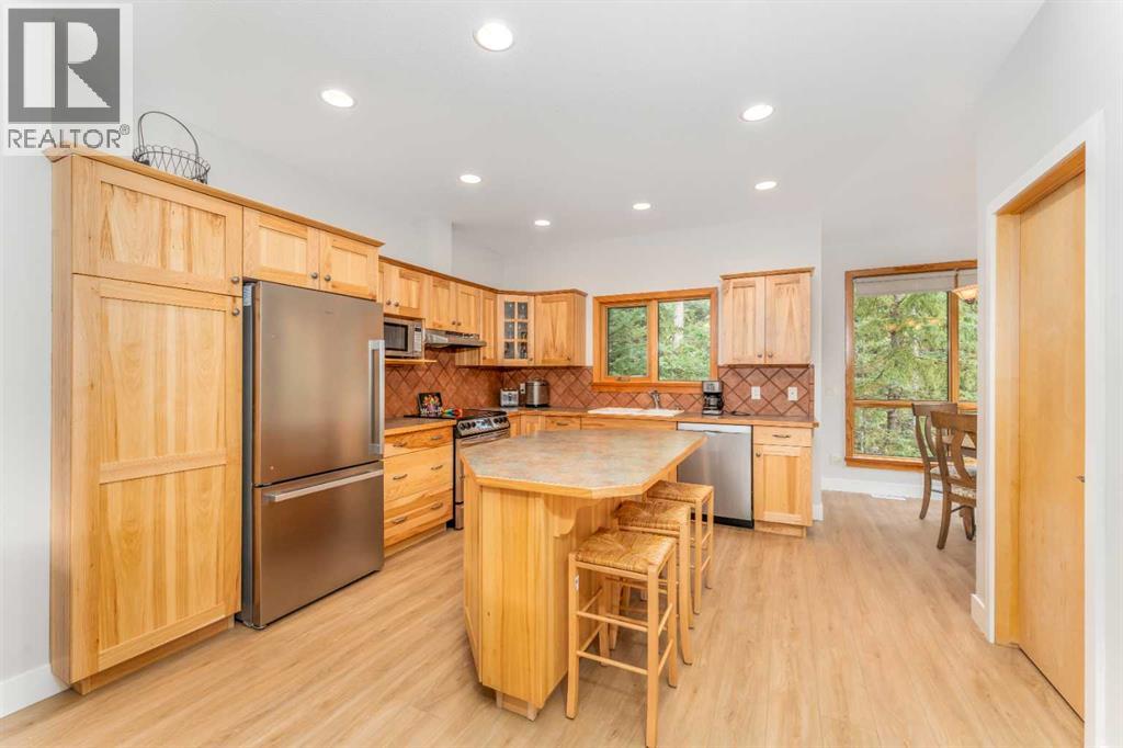 2, 300 Eagle Terrace Road, Canmore, Alberta  T1W 3E5 - Photo 3 - A2263382
