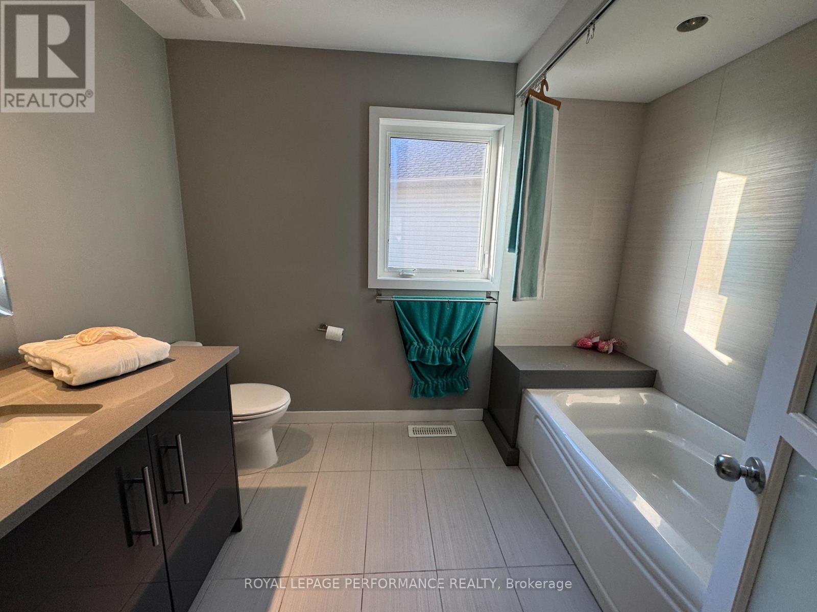 164 Copperwood Street, Ottawa, Ontario  K1C 7S3 - Photo 28 - X12455811