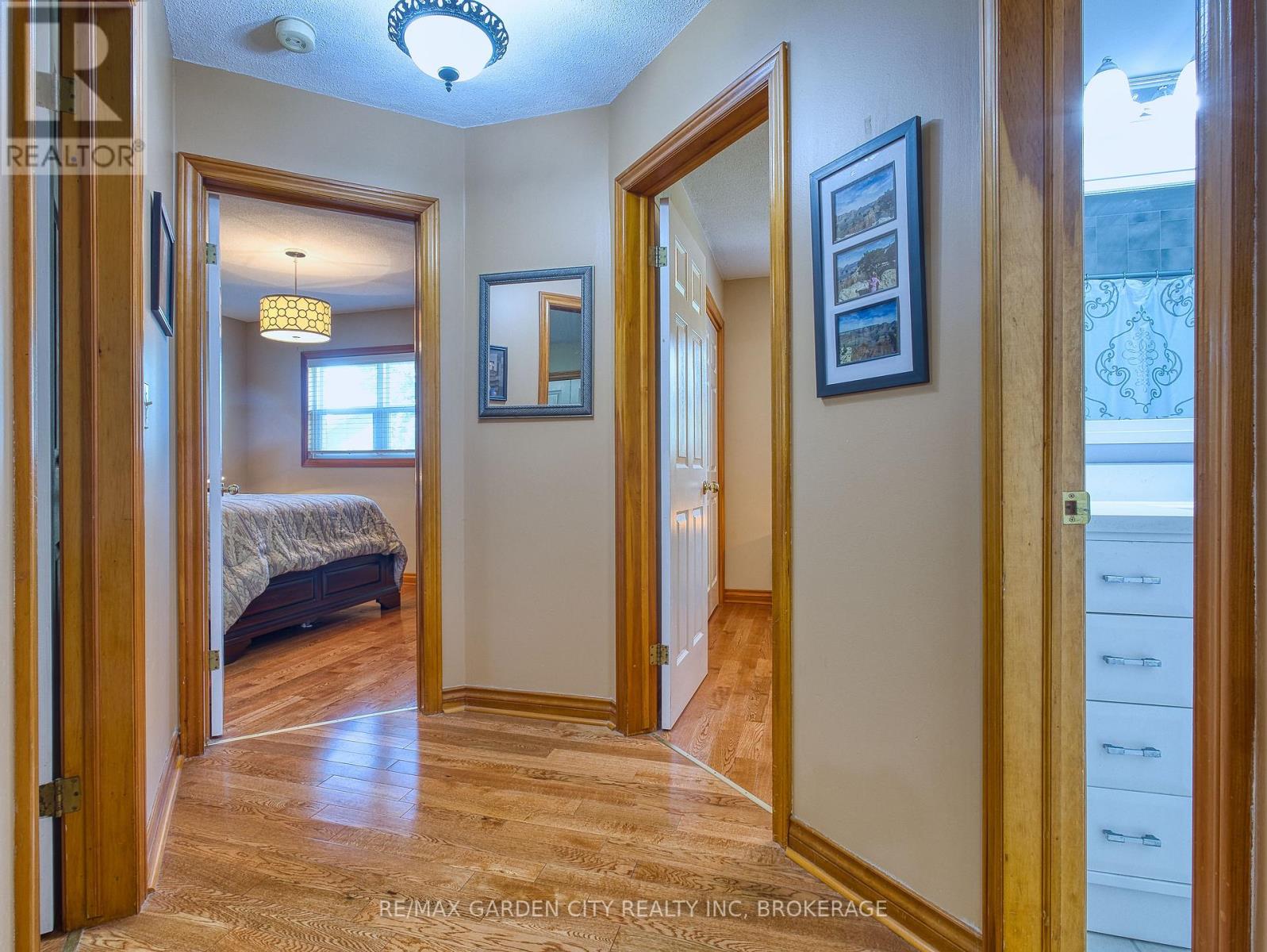 2 Harvest Oak Drive, St. Catharines, Ontario  L2S 3H4 - Photo 20 - X12455816